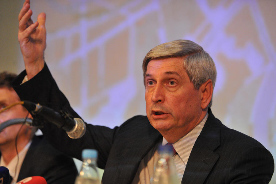 Коммунист Иван Мельников призвал лишить Барака Обаму Нобелевской премии