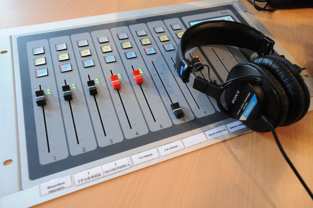 С радиостанции «Коммерсантъ FM» уволился главный редактор Алексей Воробьев