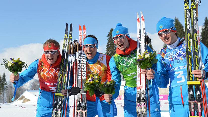 Российские лыжники выиграли серебро в олимпийской эстафете 4х10 км