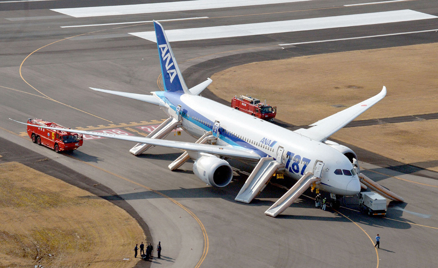 Японские авиакомпании прекратили все полеты Boeing 787 Dreamliner