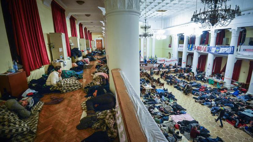 Киевскую мэрию после протестующих «евромайдана» придётся отмывать дворникам со всего города