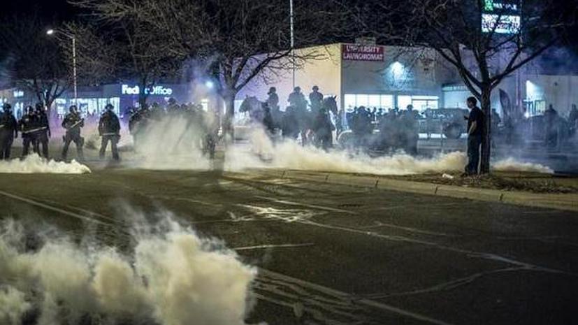 Полиция США распылила слезоточивый газ на митинге в Альбукерке