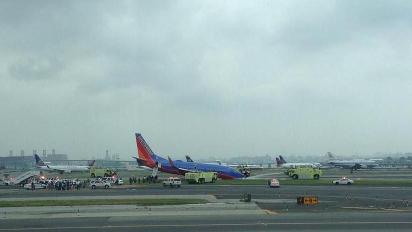 У самолёта в аэропорту Нью-Йорка сломалось шасси: есть пострадавшие