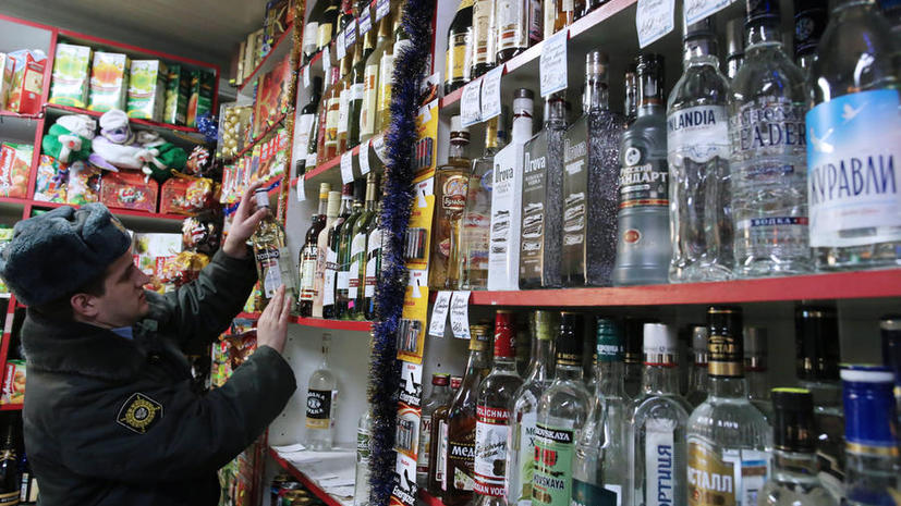 Минфин предлагает повысить акцизы на алкоголь, табак и бензин