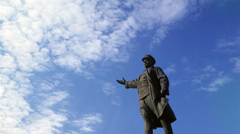 В украинском Кировограде демонтируют памятник Сергею Кирову