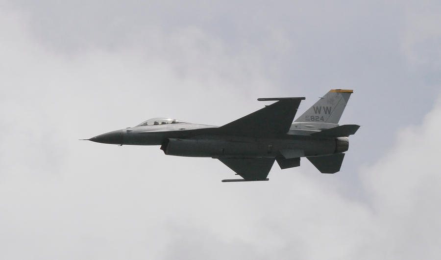 США приостанавливают поставки истребителей F-16 Египту