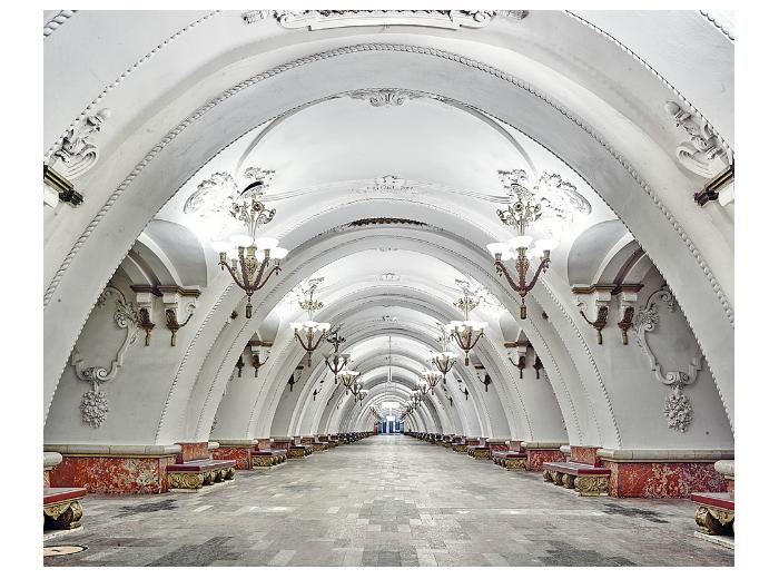 Подземное царство: фотограф из Канады создал серию невероятных снимков московского метро