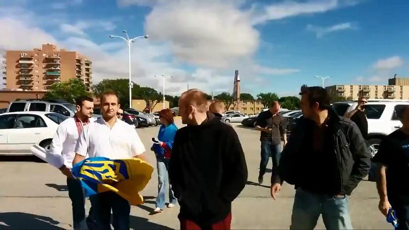 В Канаде украинские националисты пришли в русскоязычную школу с нецензурной бранью