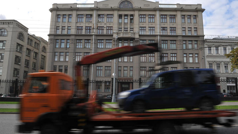 Депутаты предложили эвакуировать только те автомобили, которые мешают проезду
