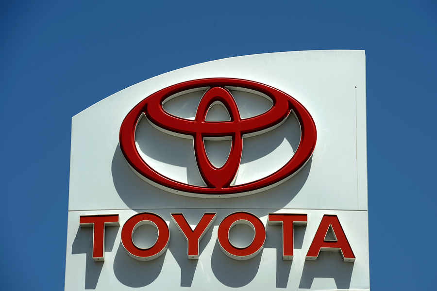 Toyota заплатит водителям $1 млрд за незапланированные ускорения