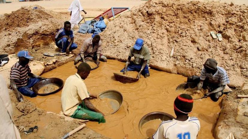 Более 60 человек погибли на золотодобывающей шахте в Судане